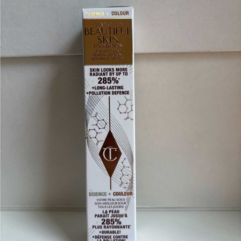 Charlotte Tilbury White and Gold Skincare Serum